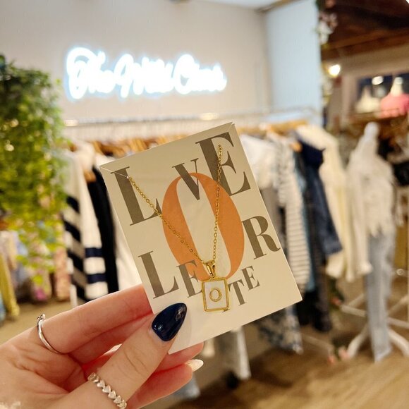 O INITIAL LETTER PENDANT NECKLACE - Picture 1 of 1